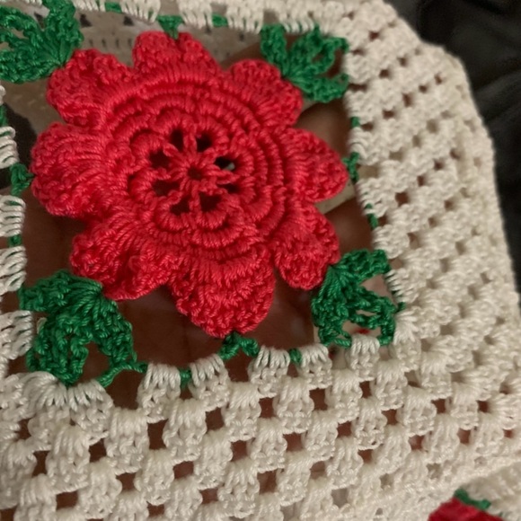 Handmade Crochet Blanket with Red Floral Design - Picture 10 of 11